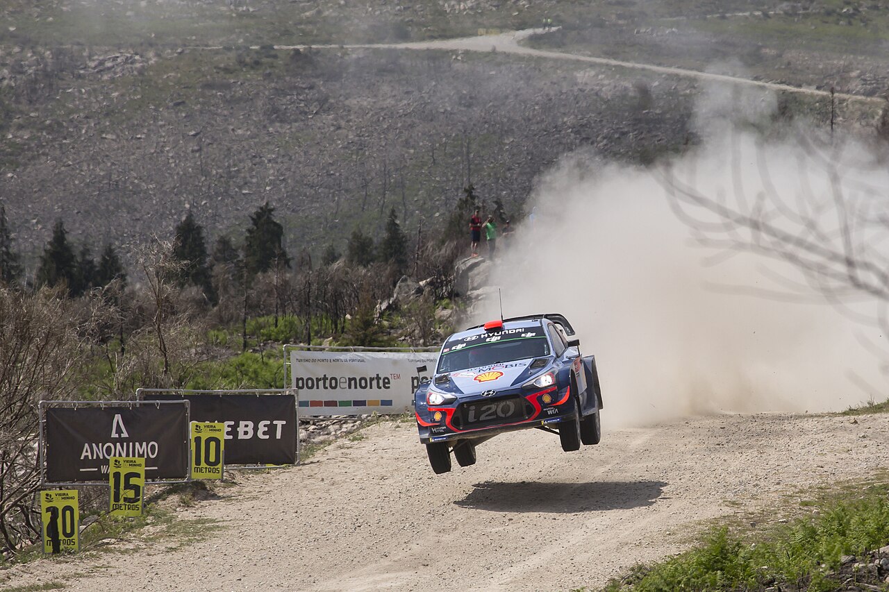 WRC 2026 : Ogier champion en titre sur dix manches, Neuville sous pression de la nouvelle génération